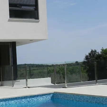 Marinella Vila Štinjan