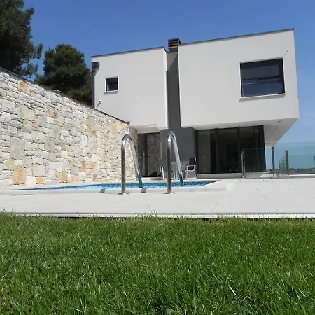 Marinella Vila